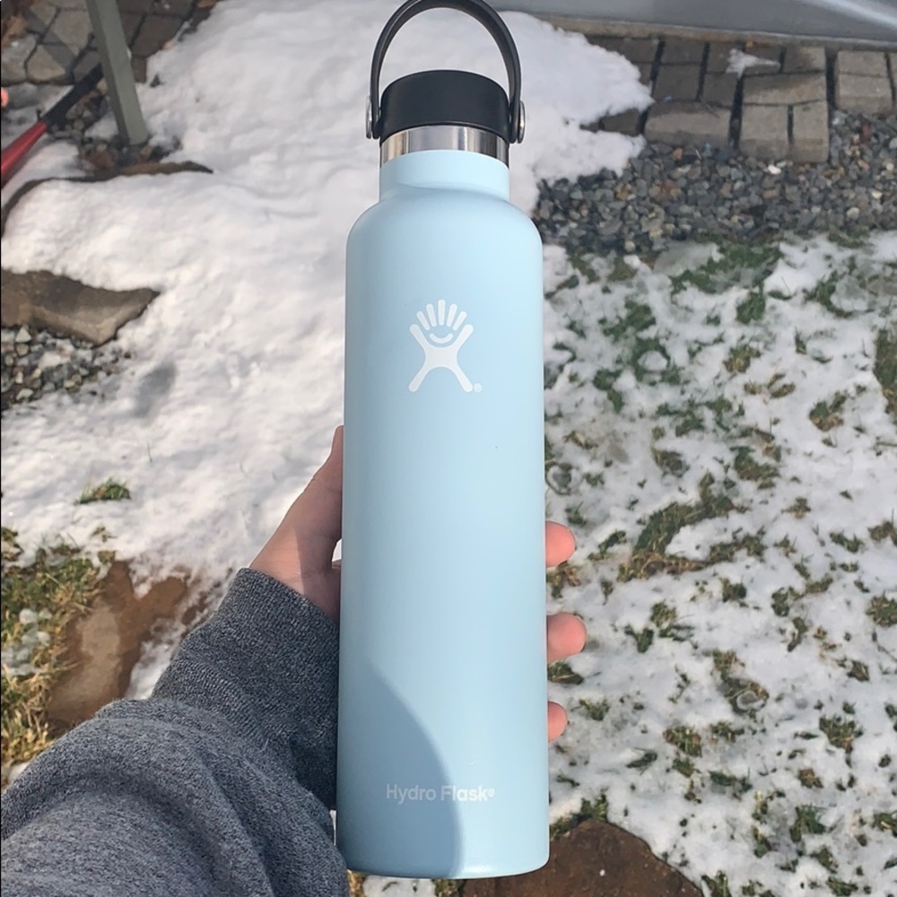 LIGHT BLUE HYDROFLASK 21 OZ.